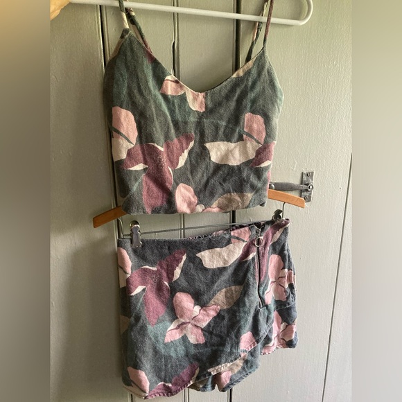 Averie Athena Floral Print Crop Top and Shorts Small - Picture 1 of 9